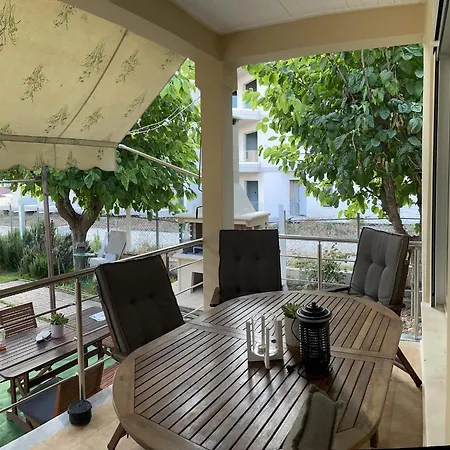 Kourouta Beach House *